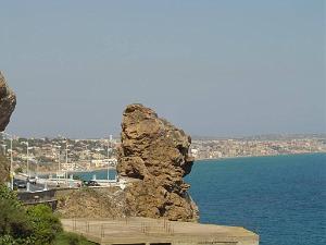 171-ORAN-Juin06-le rocher de la VIEILLE- sur la corniche, vers les plages